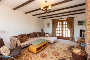 Phoenix House - Sitting Room- click for photo gallery